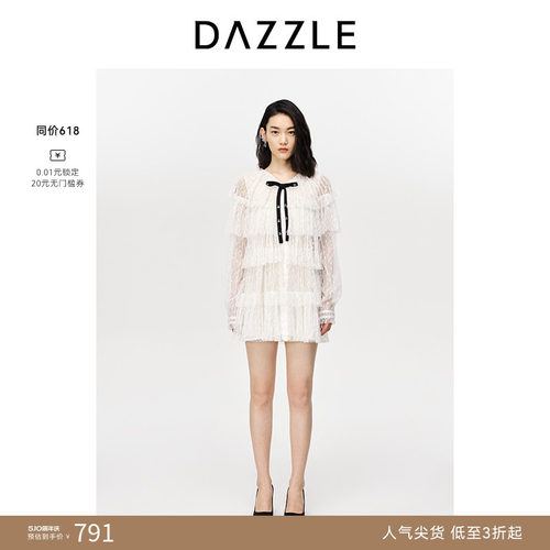 层次感	蕾丝蝴蝶结	袖口设计