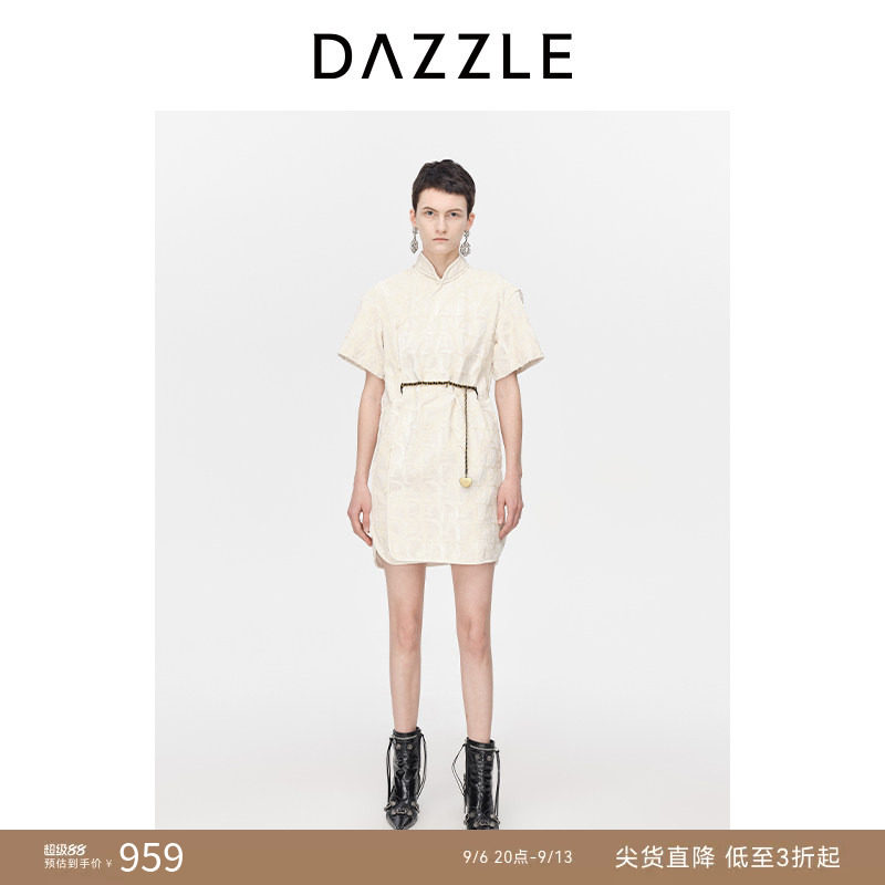 DAZZLE复古刺绣旗袍地素魔方图片