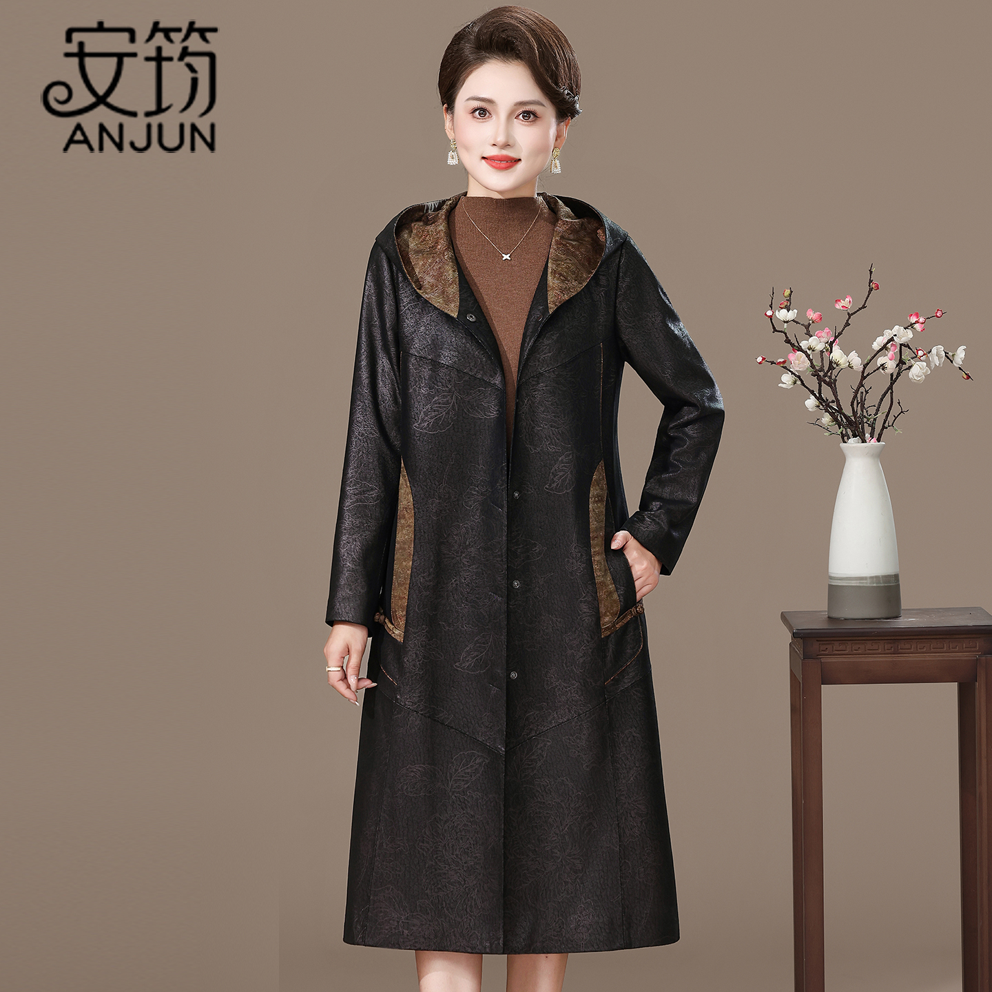 中老年真皮皮衣女长款2025秋冬新款连帽绵羊皮外套妈妈装休闲风衣