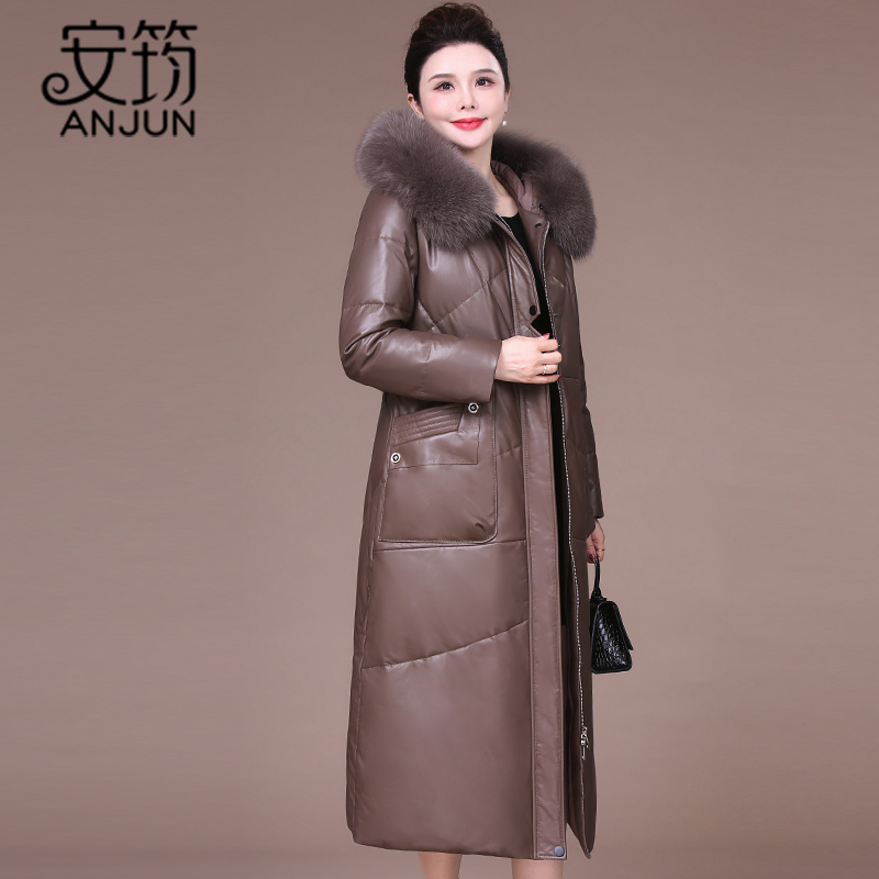 安筠长款妈妈真皮羽绒服