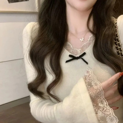 小香风蕾丝花边v领针织2025春秋打底衫女纯欲喇叭袖修身冬季上衣