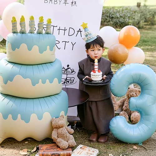 简约出片蓝色生日数字气球道具