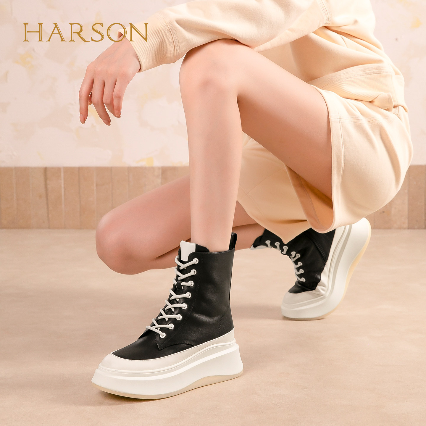 现货哈森奥莱专柜正品厚底增高真皮马丁靴侧拉链冬季女靴HA227151