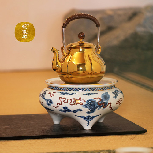 莺歌烧青花釉里红狮子绣球茶炉