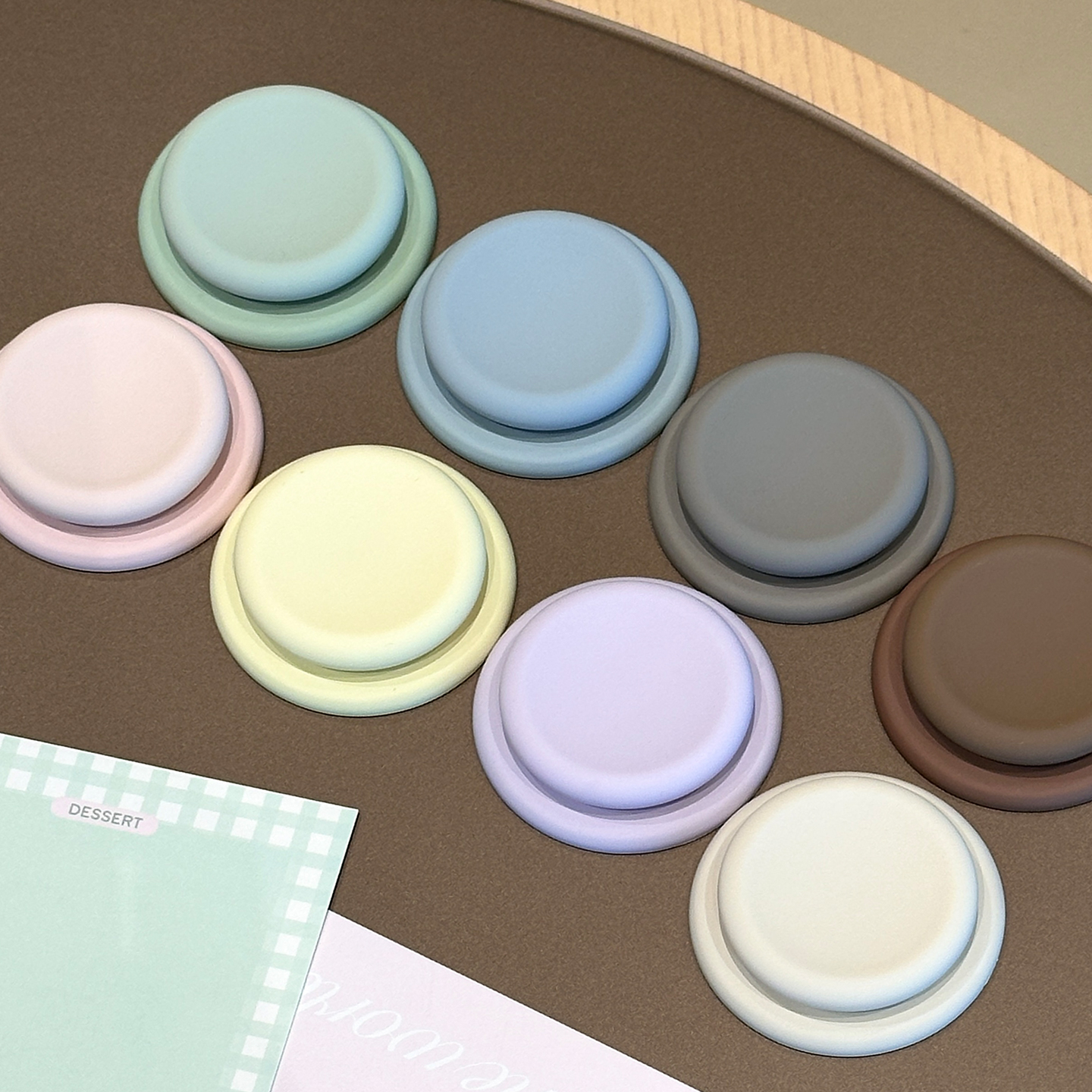 ZNM马卡龙ins时尚纯色磁吸支架立体气囊懒人桌面折叠伸缩手机支撑气垫磁吸式多巴胺男女生追剧适用手机全型号