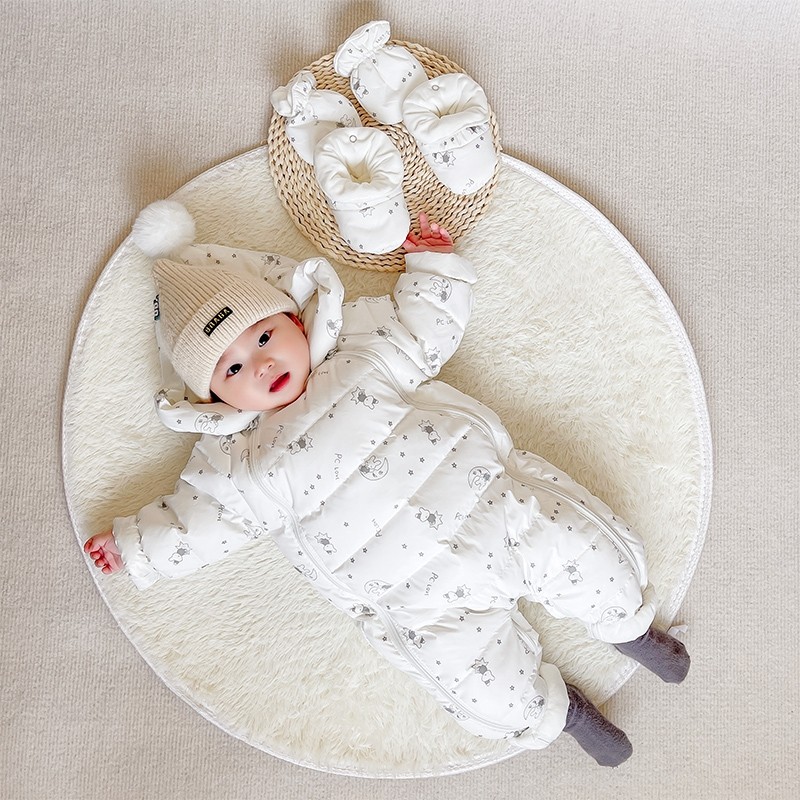 婴儿羽绒服冬季连体衣男女宝宝外出白鸭绒衣服新生儿加厚冬装套装