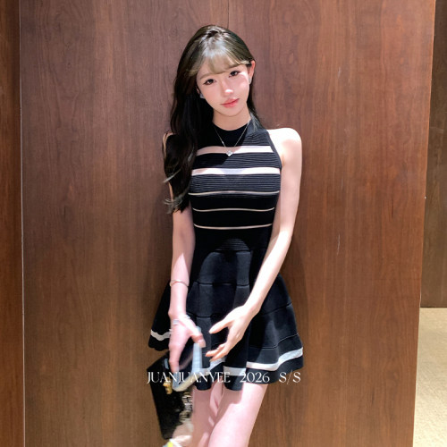 juanjuanyee【26小巴秀款】元英同款欧根纱拼接条纹无袖连衣裙女
