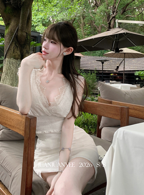 juanjuanyee【Bl*marine秀款】深v纯欲定制短款松紧蕾丝背心吊带