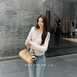 meng via 【欲隐心机】扭结蕾丝长袖T恤女性感气质针织打底衫上衣