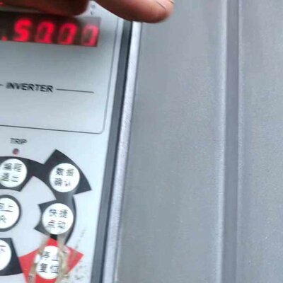 议价华达变频器22KW，HDVC22E4L，成色如图，已可维修