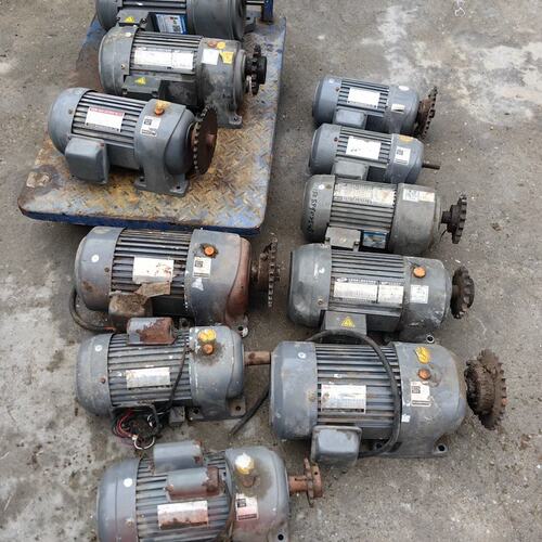议价齿轮减速电机380V和220V卧式立式400W750W110可维修