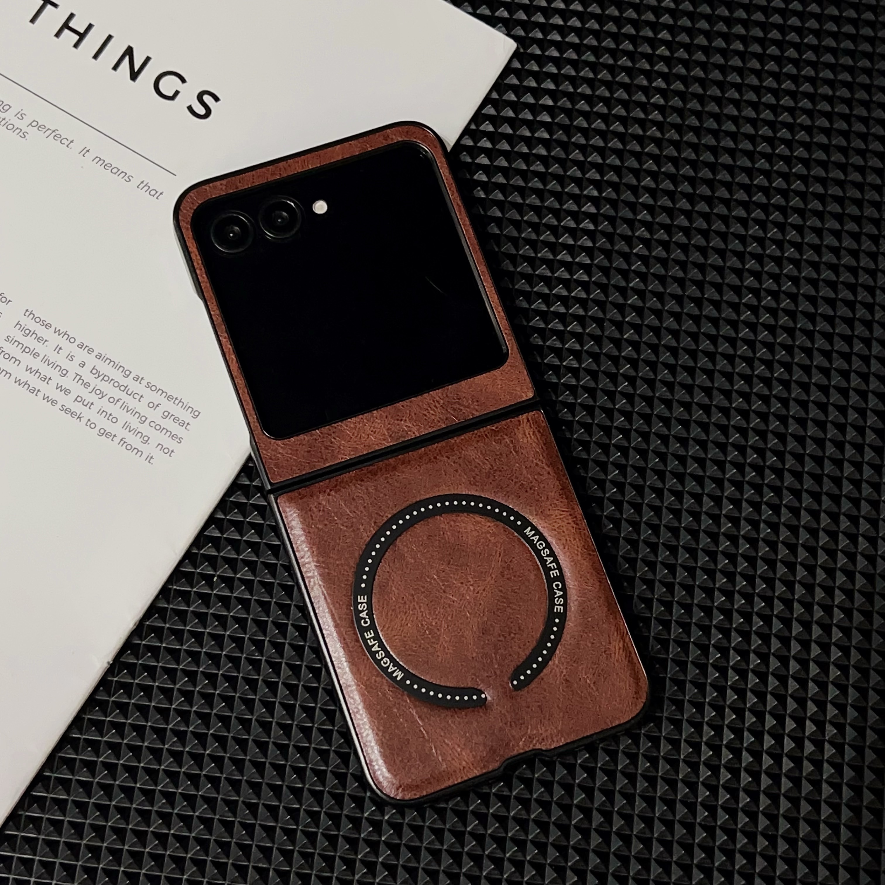 适用摩托Razr50带前框磁吸手机壳