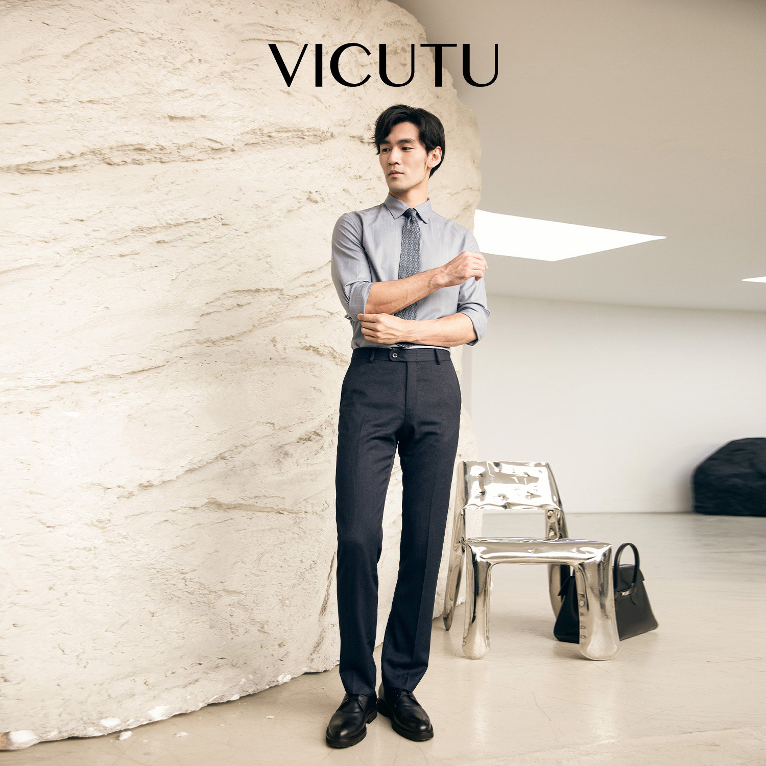 VICUTU/威可多西裤男纯羊毛直筒商务休闲百搭西服长裤子