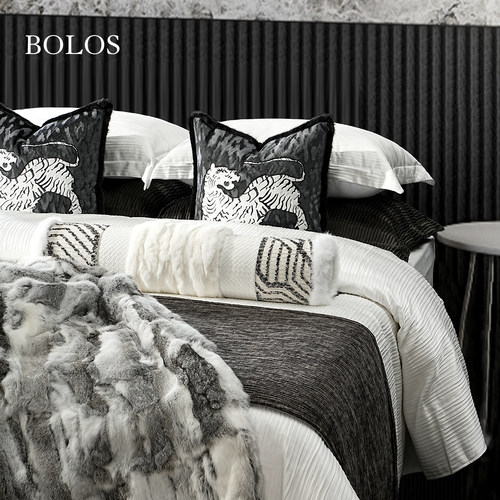 柏洛斯样板间酒店别墅房间抱枕