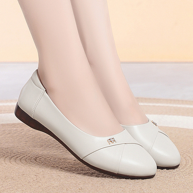 意尔康2026春季新款女单鞋正品真皮女鞋休闲妈妈鞋中跟牛皮鞋大码