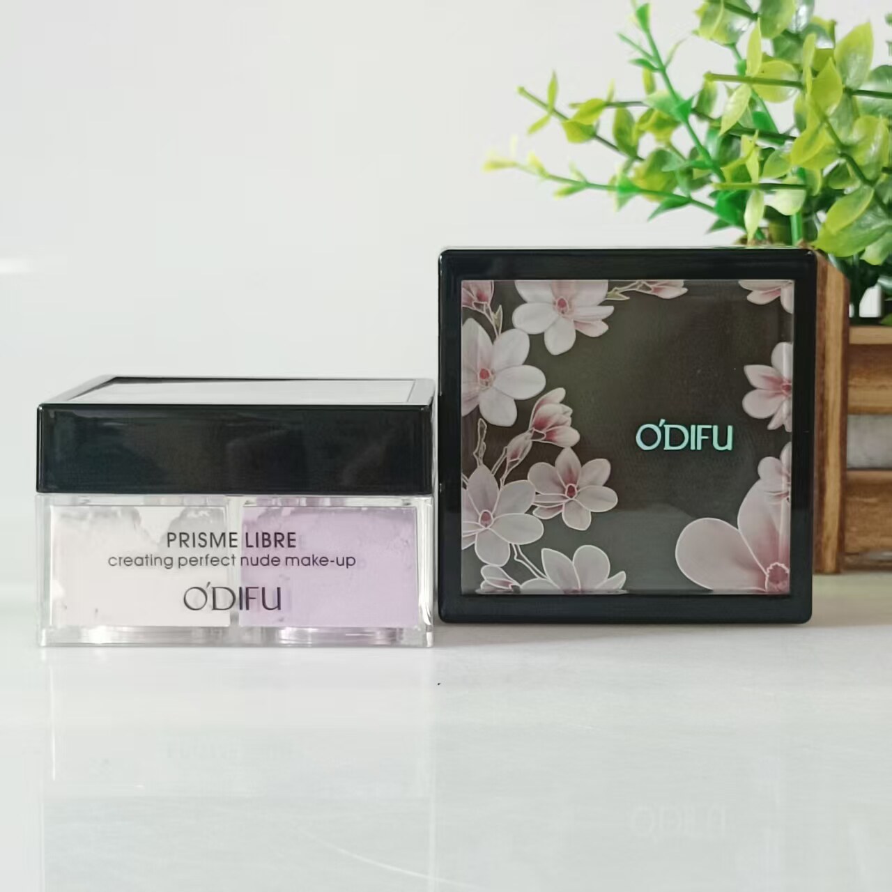 奥迪芙轻柔宫格蜜粉不卡粉持久
