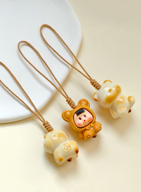 马年新款象牙果小女孩马手机挂件男女可爱包包挂饰吊坠马上有钱花