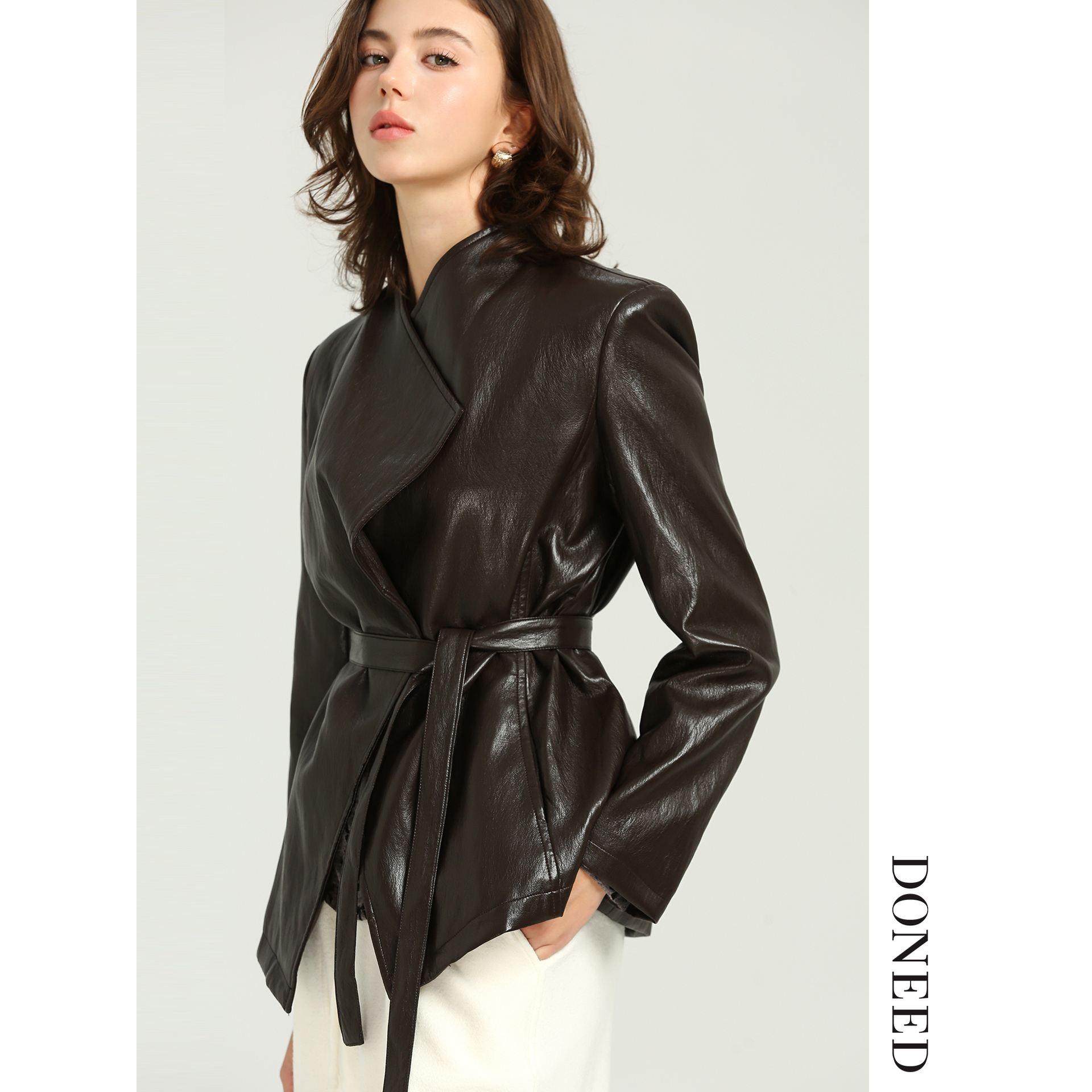 减龄显瘦设计感气质经典皮衣外套