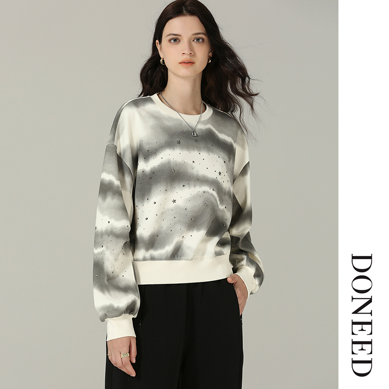 DONEED2025早秋装运动休闲渐变水墨印花烫钻圆领短款落肩袖卫衣女