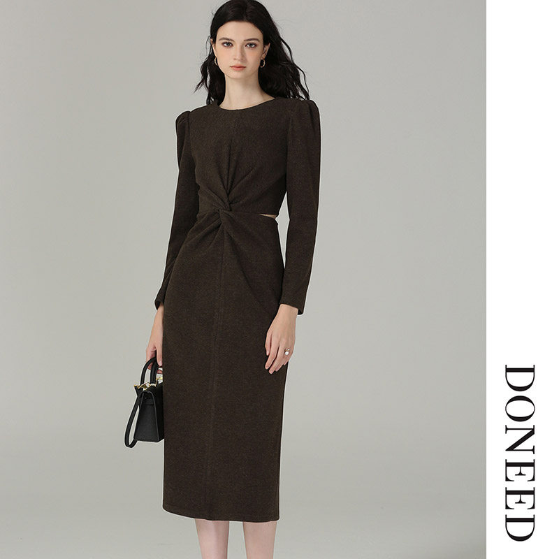 DONEED秋款法式复古气质扭结收腰显瘦显高A摆针织2025连衣裙女