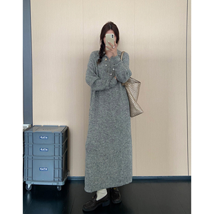 法式复古针织连衣裙女2025秋冬季新款灰色高领打底内搭宽松毛衣裙