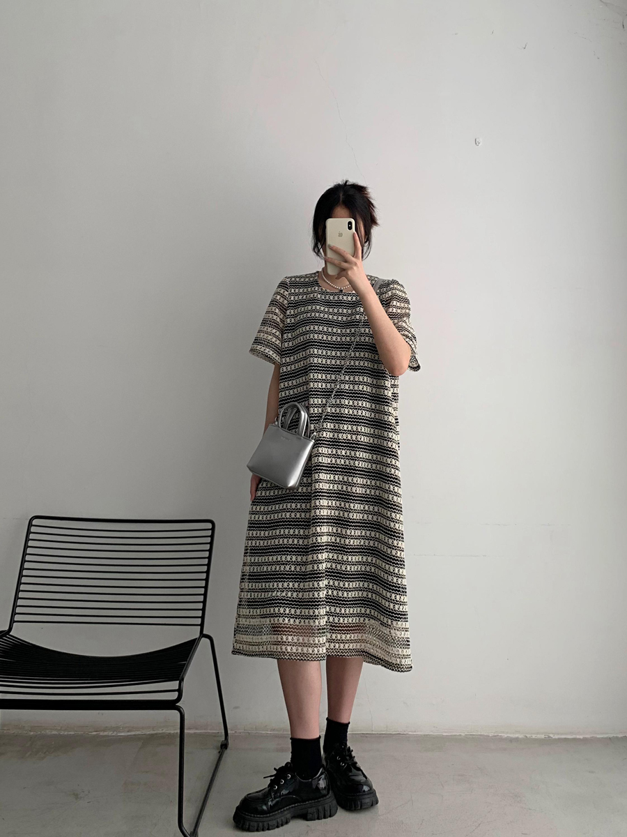 法式条纹连衣裙女夏季2025新款韩版显瘦宽松直筒高级感过膝长裙子