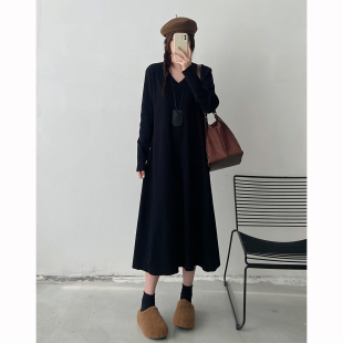 慵懒风胖mm针织连衣裙女秋冬新款 宽松内搭毛衣长裙 配大衣V领大码