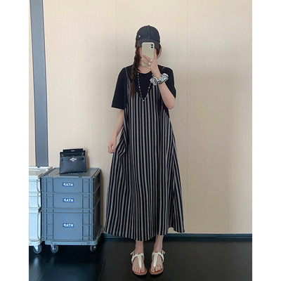 吊带印花条纹假两件连衣裙女2026夏季大码胖mm时尚宽松显瘦t恤裙