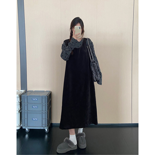 秋冬季新款两件套女2026时尚法式背心连衣裙宽松显瘦波点上衣套装