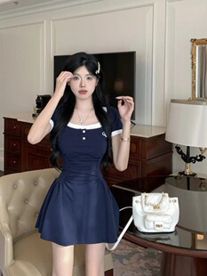 美式辣妹风方领拼接短袖连衣裙女夏设计感收腰显瘦减龄A字短裙子