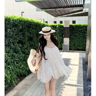 沙滩海边度假风短款吊带连衣裙女2025夏季甜美气质宽松显瘦连衣裙