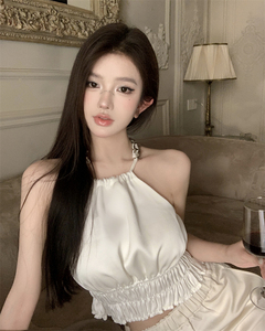 白色性感辣妹缎面挂脖小背心吊带女夏季短款收腰修身无袖上衣外穿