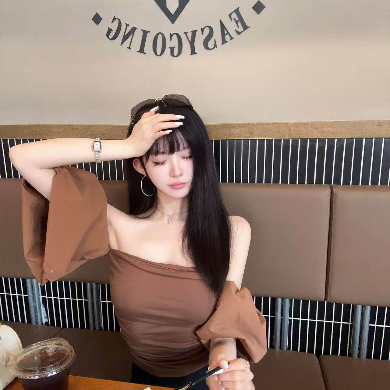 辣妹一字肩抹胸露背显瘦短上衣