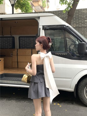时尚套装女设计感挂脖蝴蝶结系带马甲背心高腰百褶半身裙两件套潮