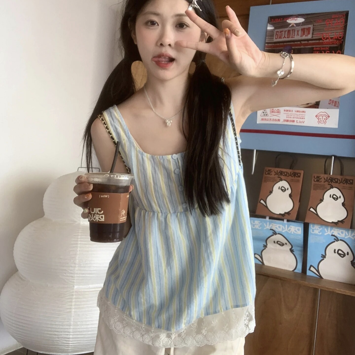 甜美风条纹蕾丝吊带背心女