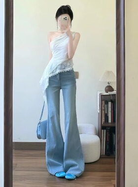 不规则蕾丝拼接斜领露肩纯欲小众上衣低腰浅蓝色微喇牛仔裤套装