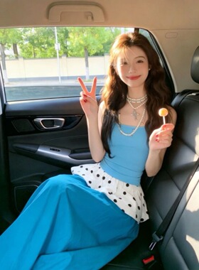 两件套今年流行清新甜美蓝色拼接波点吊带上衣显瘦半身裙长裙套装