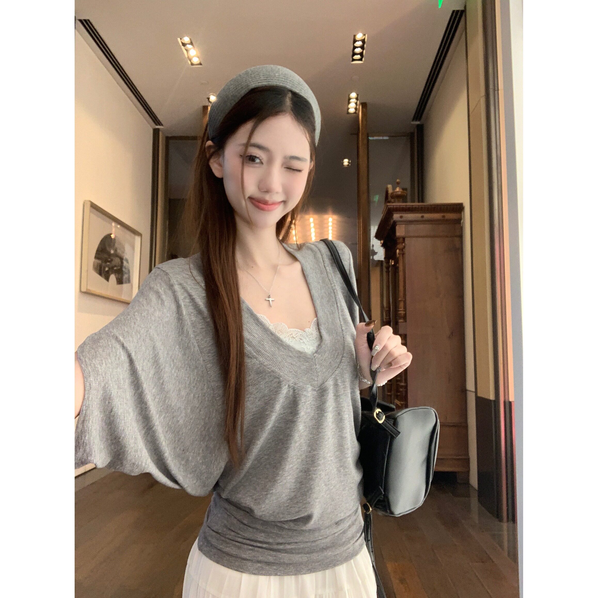 辣妹慵懒风纯欲气质V领短袖t恤女夏季新款宽松显瘦蝙蝠袖上衣女