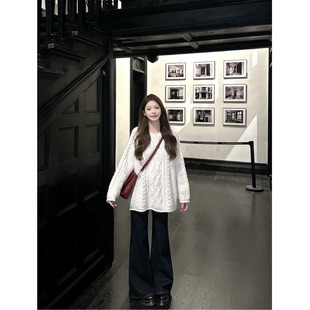 白色圆领麻花套头毛衣女秋冬慵懒风高级设计感软糯宽松针织衫上衣