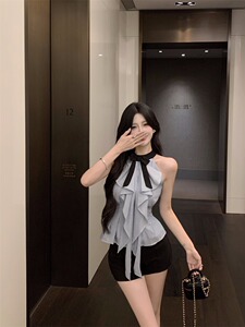 设计感蓝色挂脖蝴蝶结荷叶边衬衫女夏季无袖收腰爆款超仙