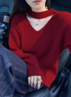 新年圣诞红色挂脖v领毛衣女秋冬法式慵懒高级感浣熊绒针织衫外穿