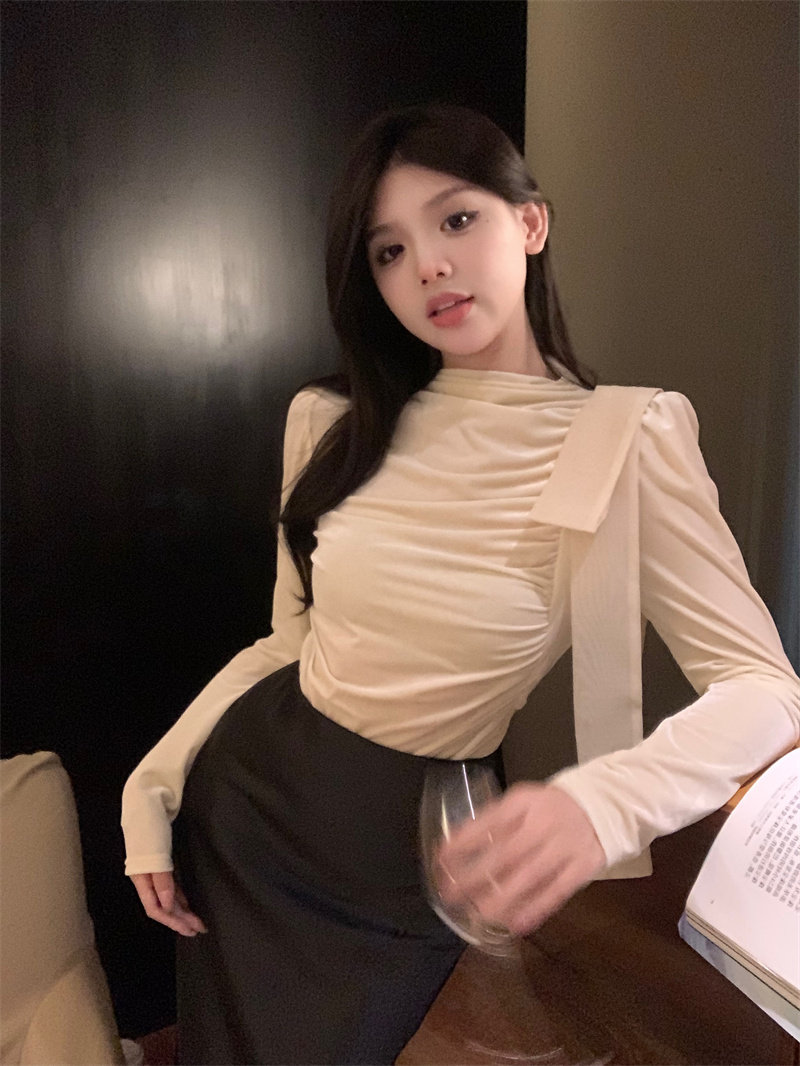 设计感杏色褶皱收腰打底修身衬衣