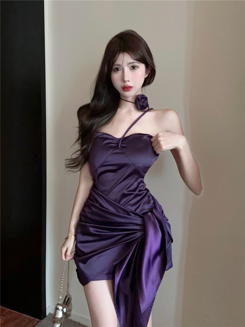 法式绝美挂脖缎面抹胸吊带连衣裙女春夏高级性感气质不规则礼服裙