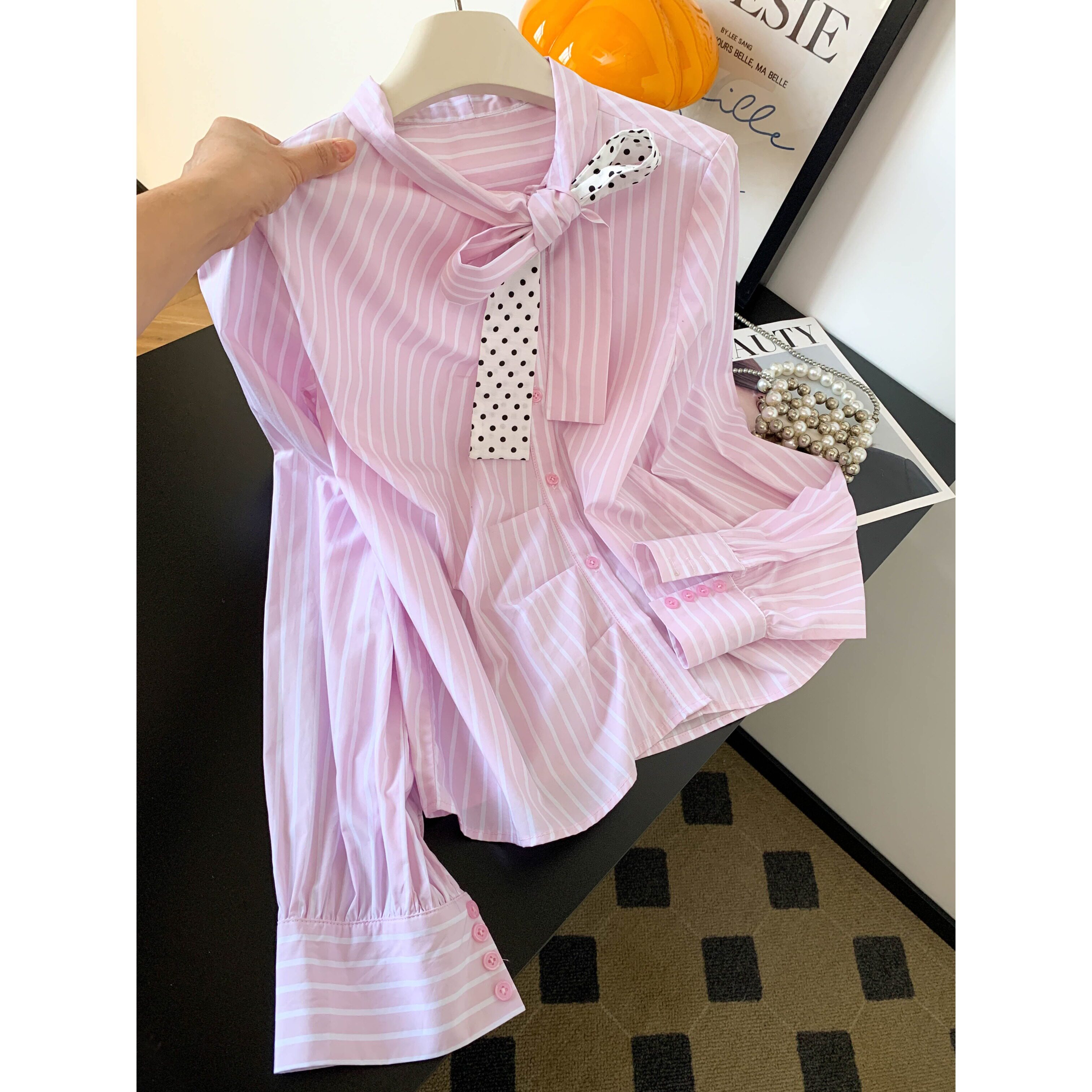 粉色条纹系带蝴蝶结长袖衬衫女士上衣小个子2026新款超火减龄衬衣