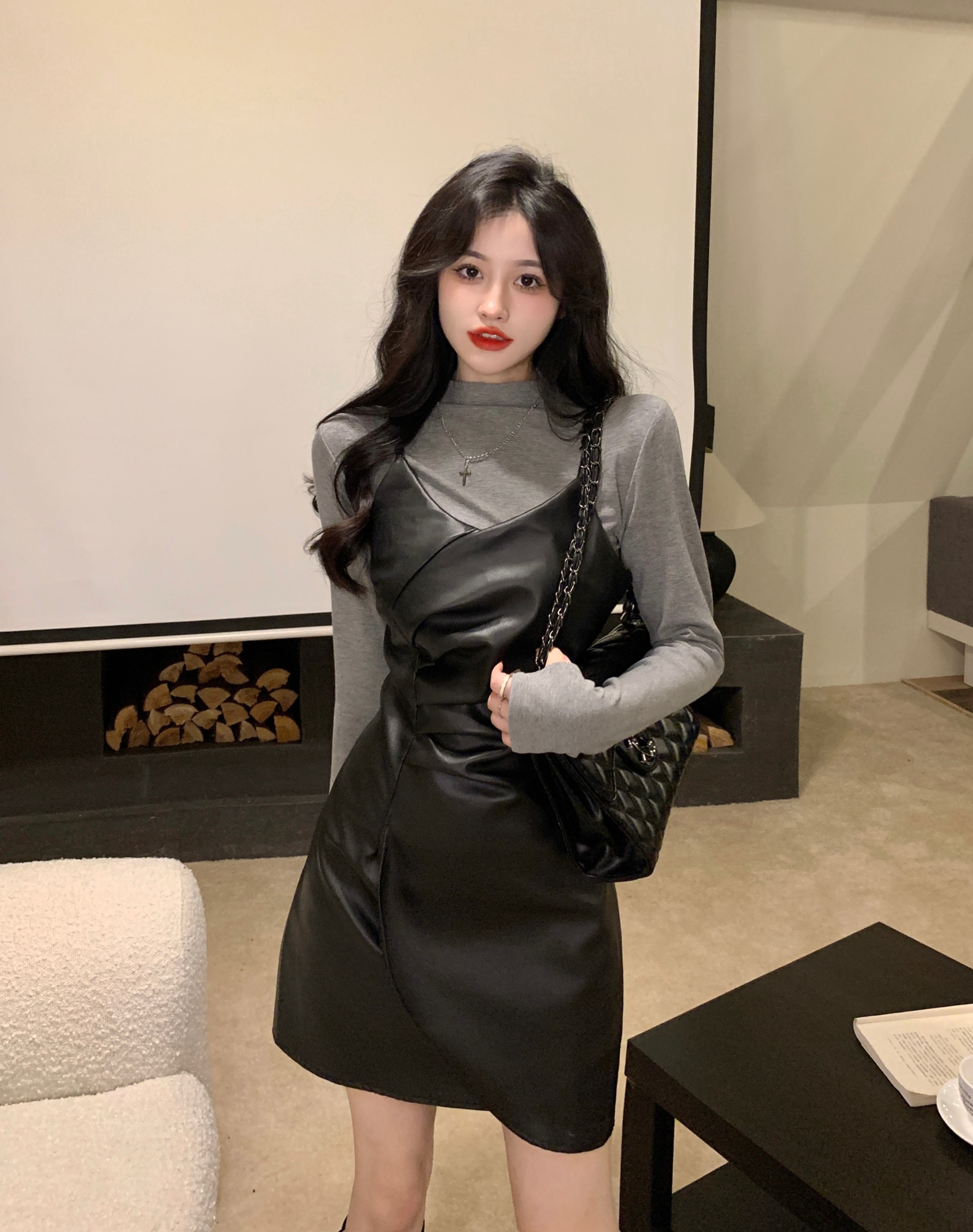 吊带连衣裙女秋冬配大衣