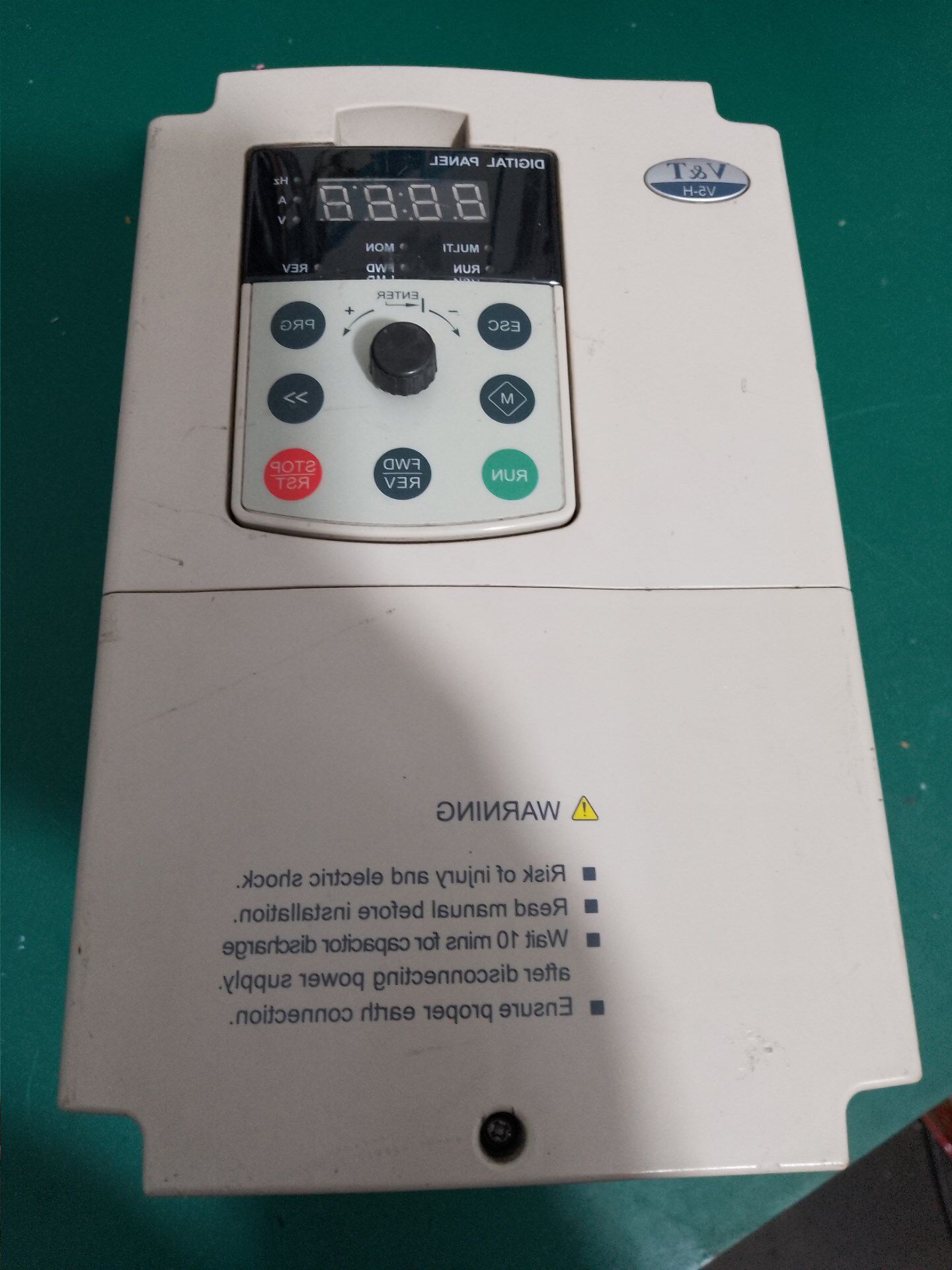 蓝海华腾v5-h系列,5.5/7.5kw,功能正常,安装脚断