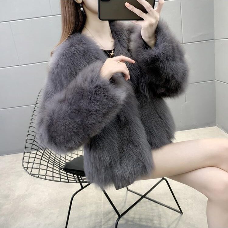 海宁仿狐狸毛皮草外套女2025年冬新款年轻短款V领时尚毛毛大衣