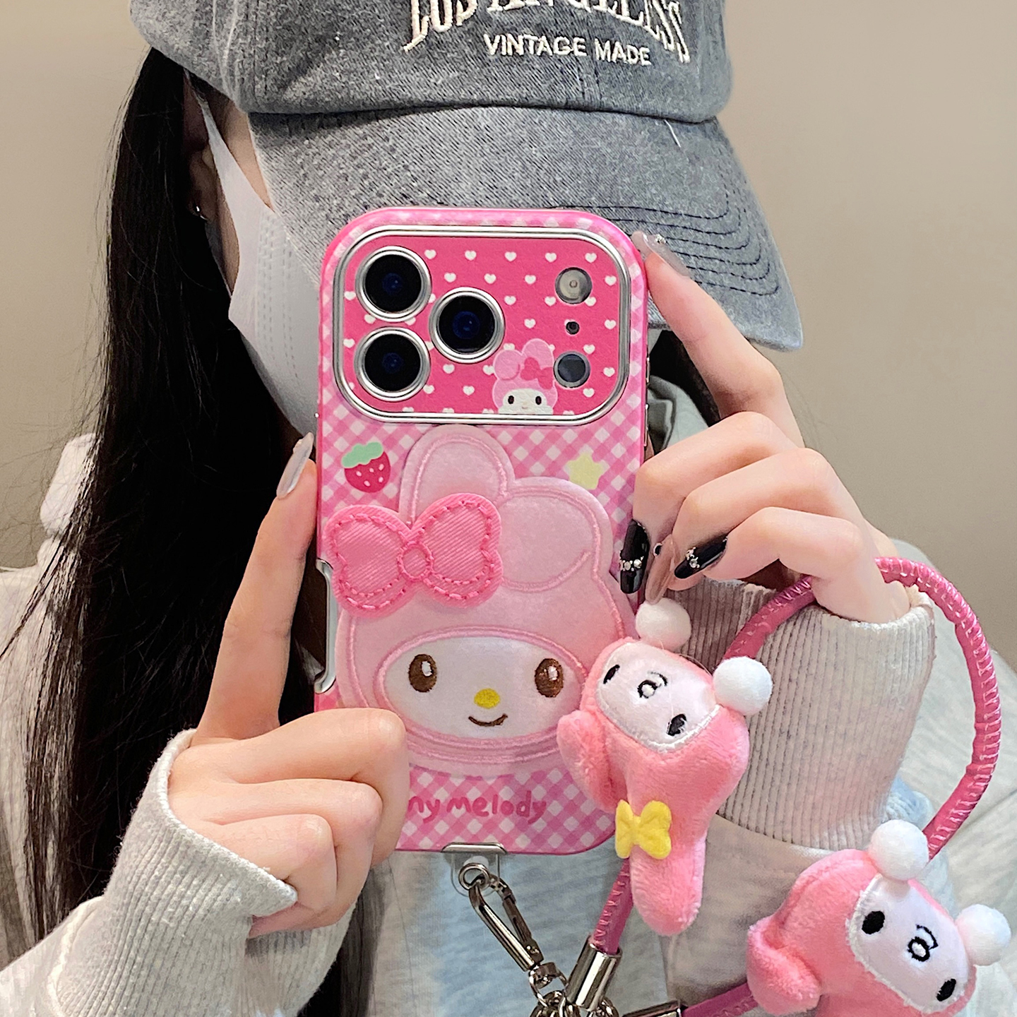 【每日新品】可爱粉格纹刺绣美乐蒂适用于iphone15手机壳苹果17promax保护套14挂绳13新款16pro网红max手机套
