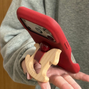 新年款红色皮质木马指环扣适用于苹果17promax手机壳iphone14保护套13小众新款16创意15pro女款max独特手机套