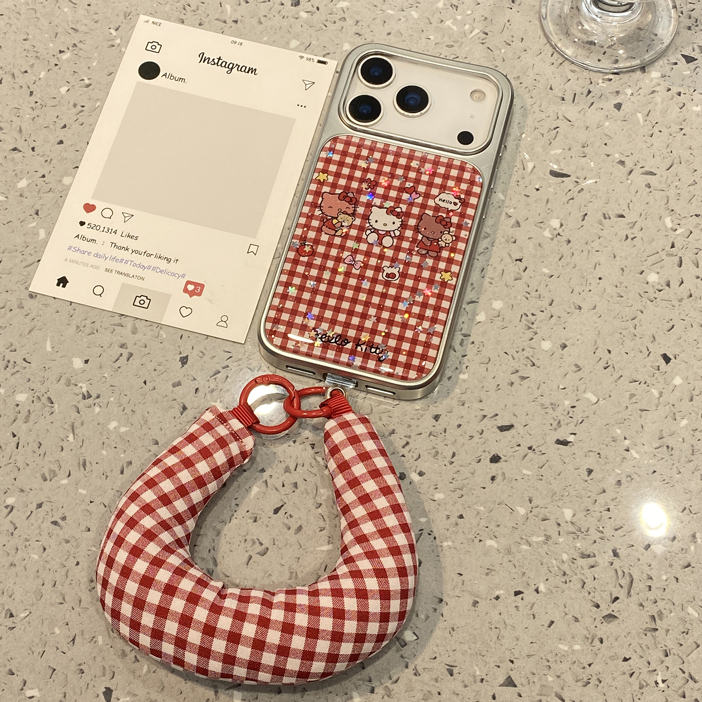 【每日新品】韩风可爱红格子亮片KT猫适用于iphone17promax手机壳苹果15保护套14腕带13新款16pro女max手机套